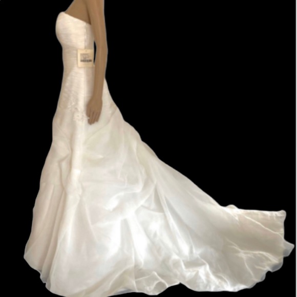 Pronovias Wedding Gown Sz 10 NEW UNALTERED - Picture 1 of 3